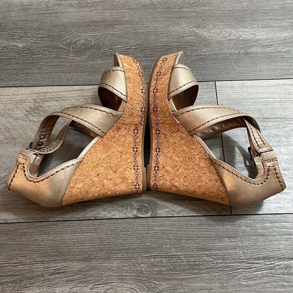 Sugar, bronze/gold wedges, size 8M, perfect‎ condition